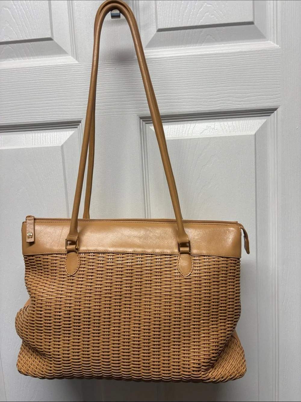 Aigner Tan Woven Shoulder Tote Bag - Classic Summer Style